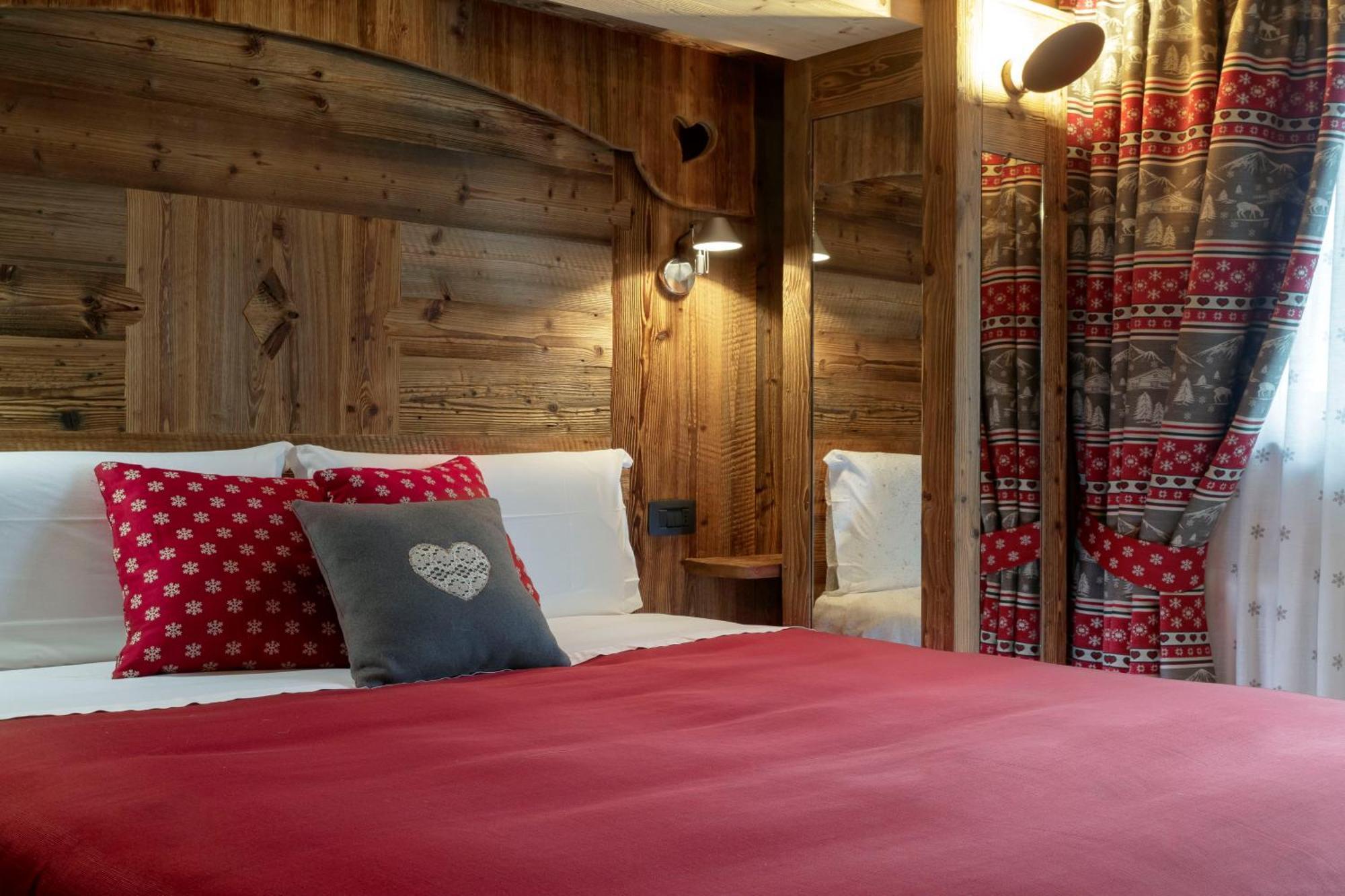 Francois Boutique Rooms - Matterhorn Retreat & Spa In Cervinia Breuil-Cervinia Exterior photo